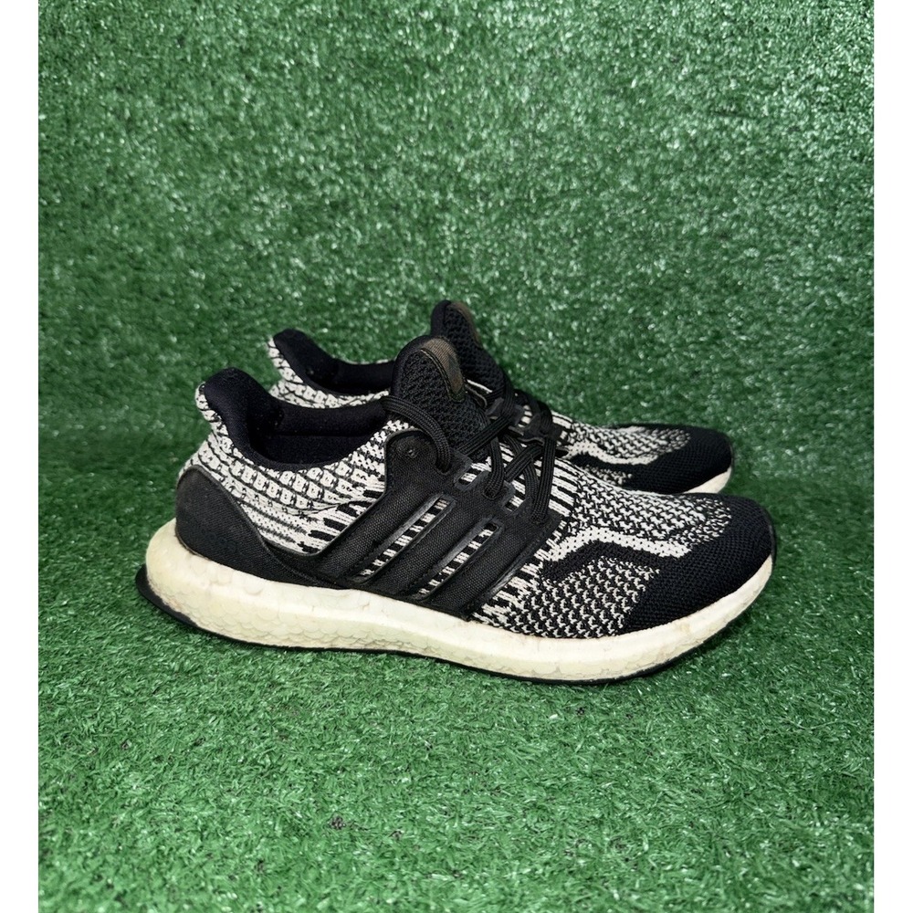 Adidas Ultra Boost 5.0 Mens 6.5 Womens 8 White Black Oreo Running Shoes Sneakers